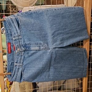 Preloved from mom's closet. Gloria vanderbilt women's jean's cut off size 16P